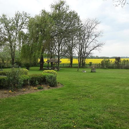 Herberg Tisza Tiszabábolna Exterior foto